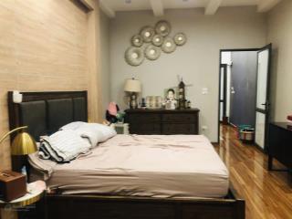 Bán nhà mặt ngõ kinh doanh phố đội cấn, cách ô tô 30m, ngõ thông nhiều phố lớn