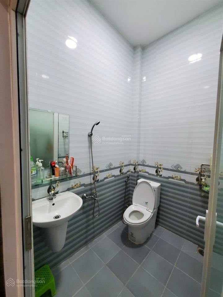 Nhà riêng tại 79 hoàng quốc việtphú thuận, 8,2 tỷ, 66,2m2, 5pn, 6wc, pháp lý đầy đủ, full nội thất