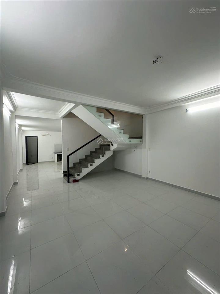 Nhà riêng gần 200m2, ngang 5 dài 16. bán gấp 10,5 tỷ  đã giảm 2 tỷ