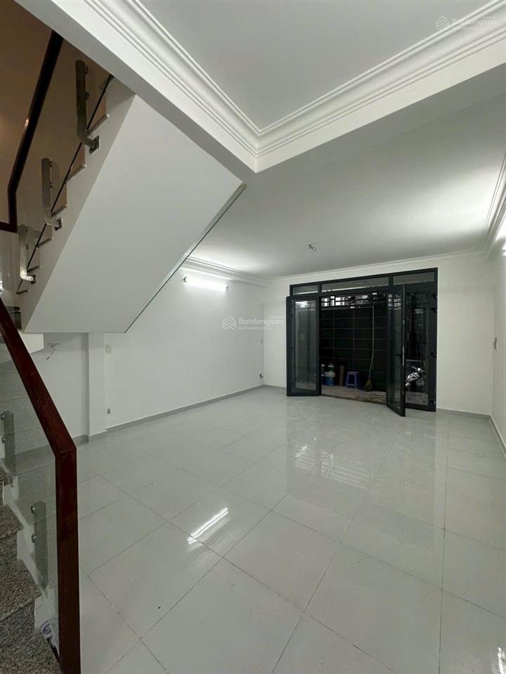 Nhà riêng gần 200m2, ngang 5 dài 16. bán gấp 10,5 tỷ  đã giảm 2 tỷ