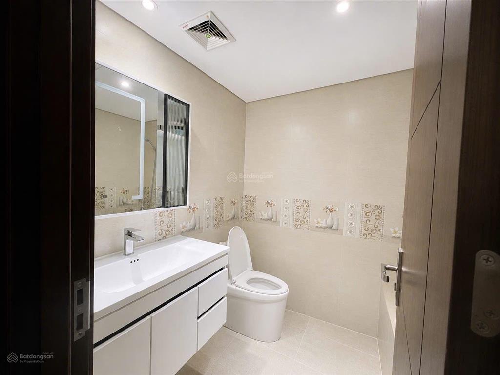 Bán gấp căn hộ 2pn remax plaza q6 giá tốt