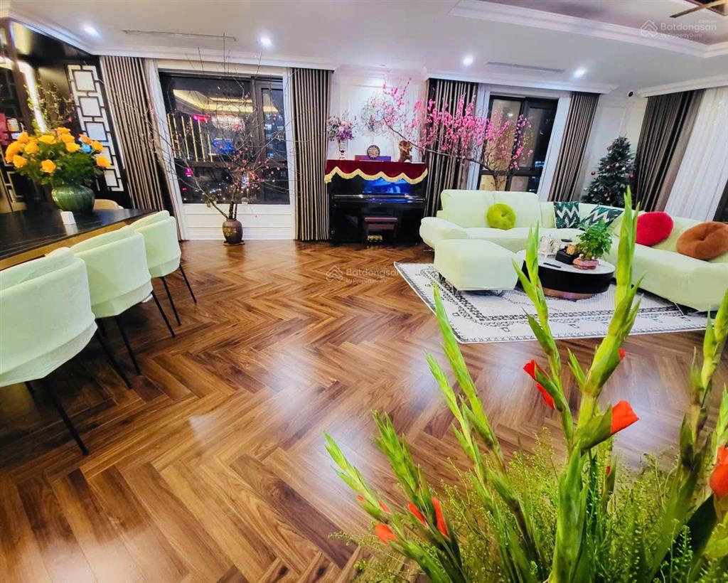 Bán căn góc 3pn2vs 126m2 tầng cao view hồ tây tại udic westlake. full đồ mới 100%. sẵn sổ