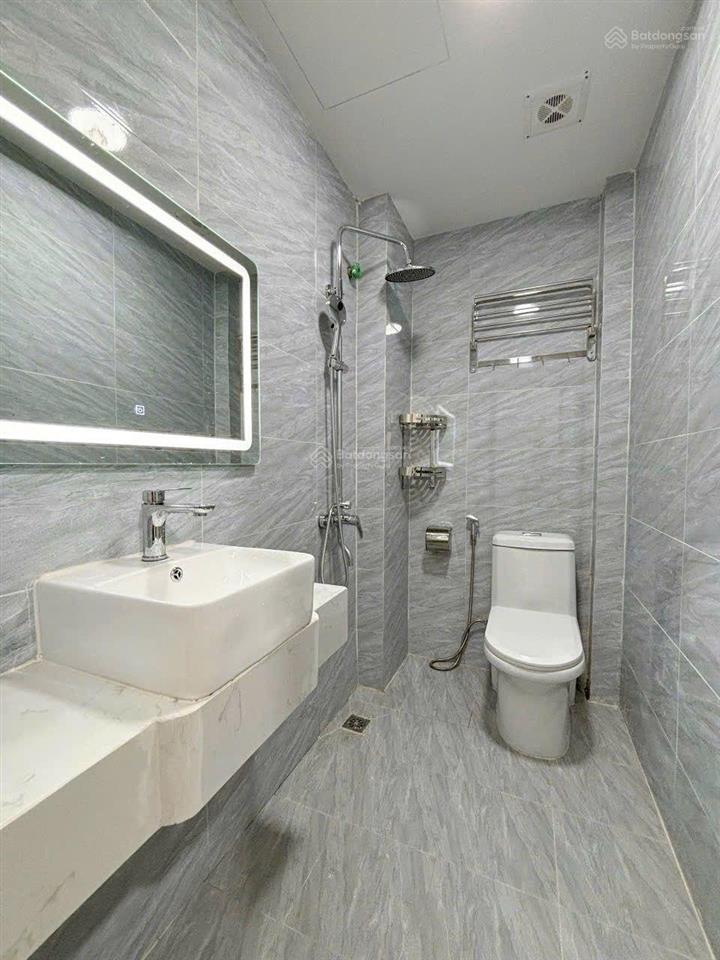 View hồ  bán nhà mới ô tô vào nhà phố khương hạ dt 46m2 x 5 tầng, mặt tiền 4m, giá chào 15.2 tỷ