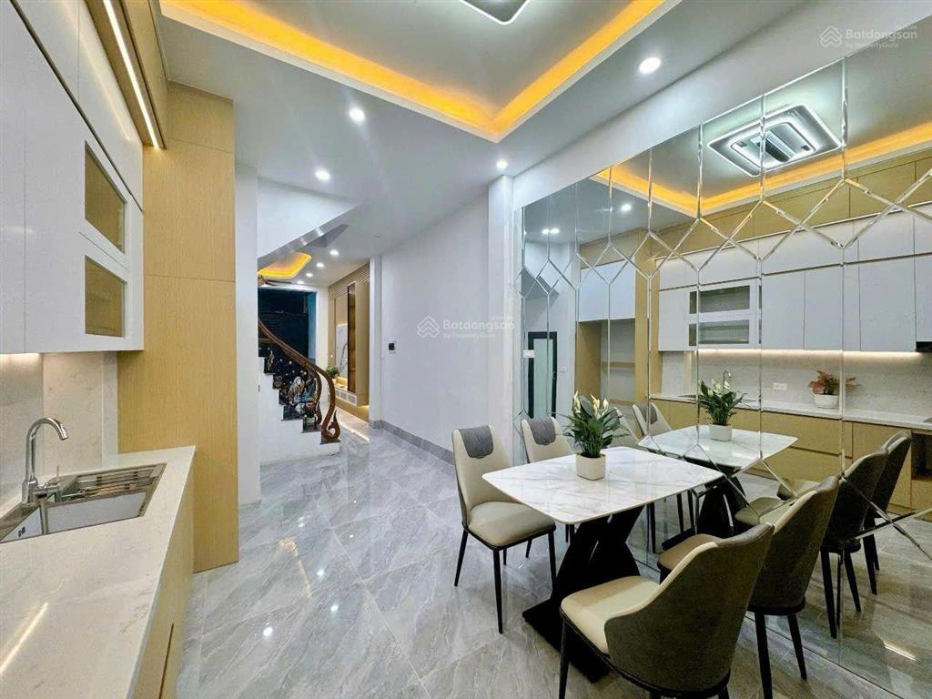 View hồ  bán nhà mới ô tô vào nhà phố khương hạ dt 46m2 x 5 tầng, mặt tiền 4m, giá chào 15.2 tỷ