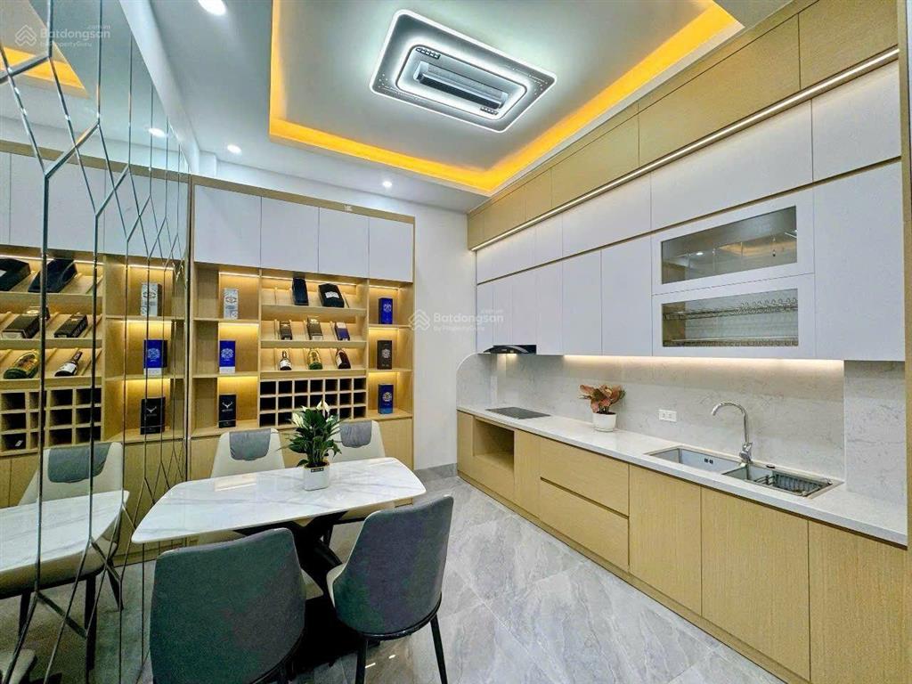 View hồ  bán nhà mới ô tô vào nhà phố khương hạ dt 46m2 x 5 tầng, mặt tiền 4m, giá chào 15.2 tỷ