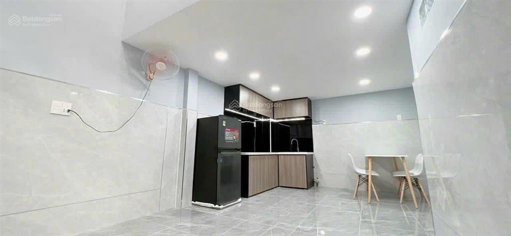 Bán nhà shr công nhận đủ gần 32m2 hơn 2tỷ lâu lâu mới có 1 căn