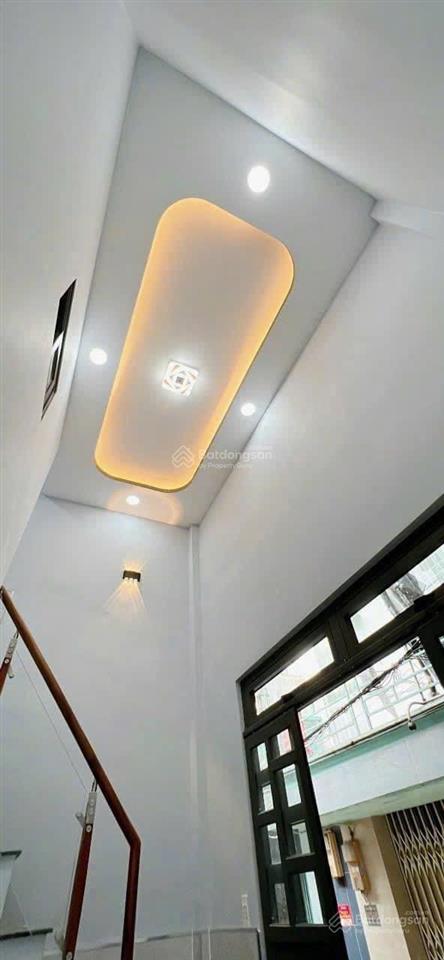 Bán nhà shr công nhận đủ gần 32m2 hơn 2tỷ lâu lâu mới có 1 căn