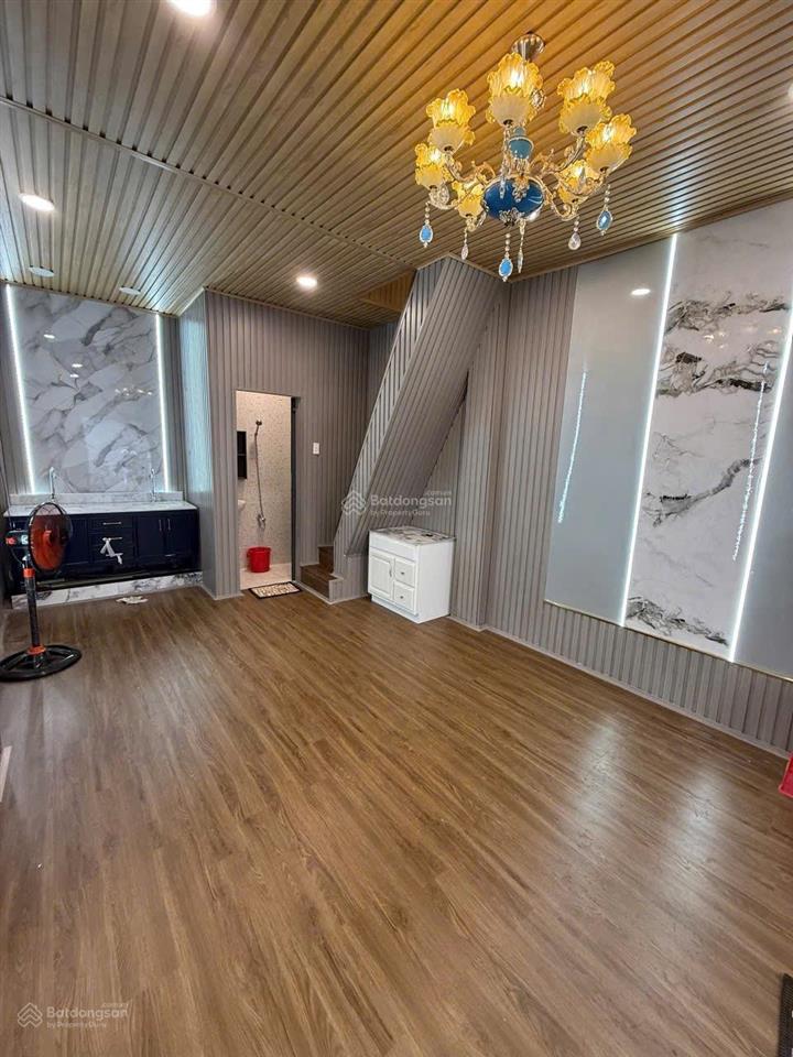 Nhà bán chưa đến 4tỷ sỡ hữu nhà kế bên khu tên lửa dt chuẩn 4x8 kdc yên tĩnh