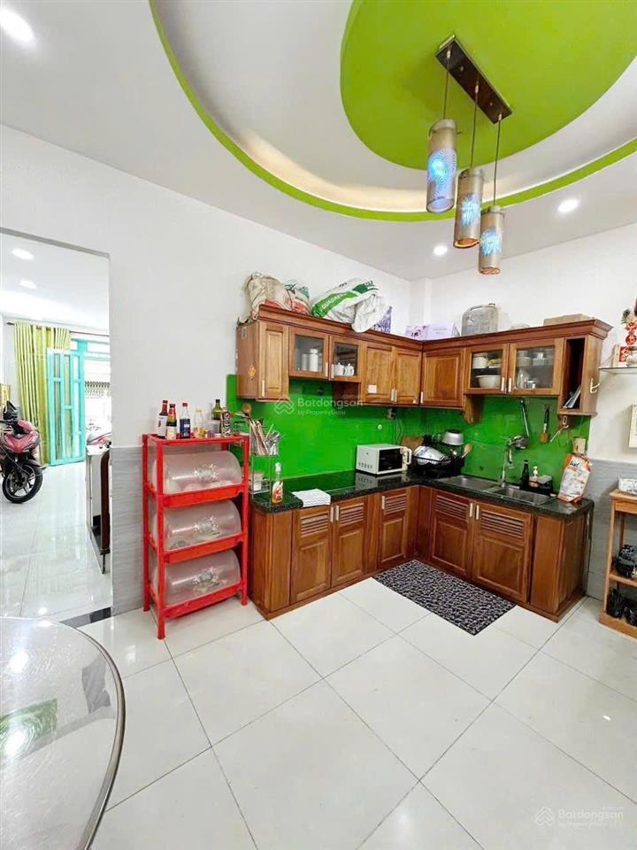 Nhà bán hẻm 8m thông mặt tiền hơn 4m chủ thiện chí bán.