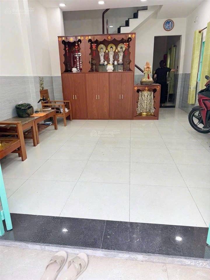 Nhà bán hẻm 8m thông mặt tiền hơn 4m chủ thiện chí bán.