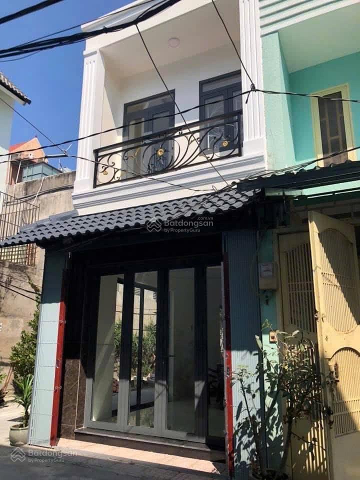 Nhà bán khu tên lửa kế bên đường số 7