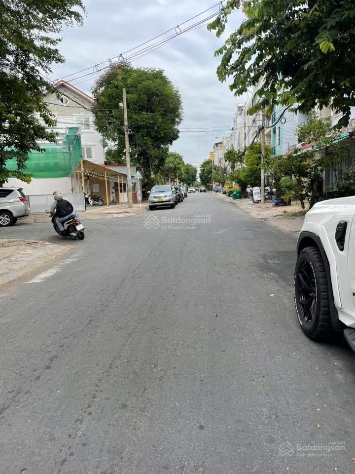 Nhà bán mtkd khu tên lửa đúc 3 tấm rưỡi 100m2 cnđ