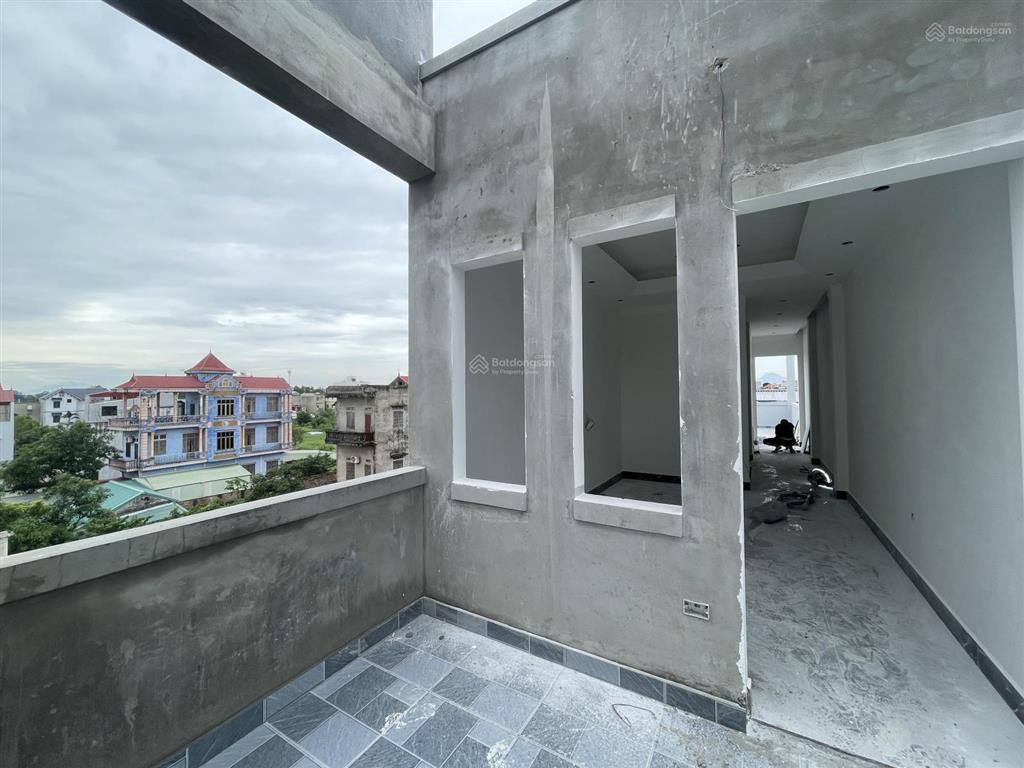 Bán nhà xây mới 4 tầng vân nội phúc thịnh gần cầu nhật tân  66m đường thông ô tô đỗ cửa