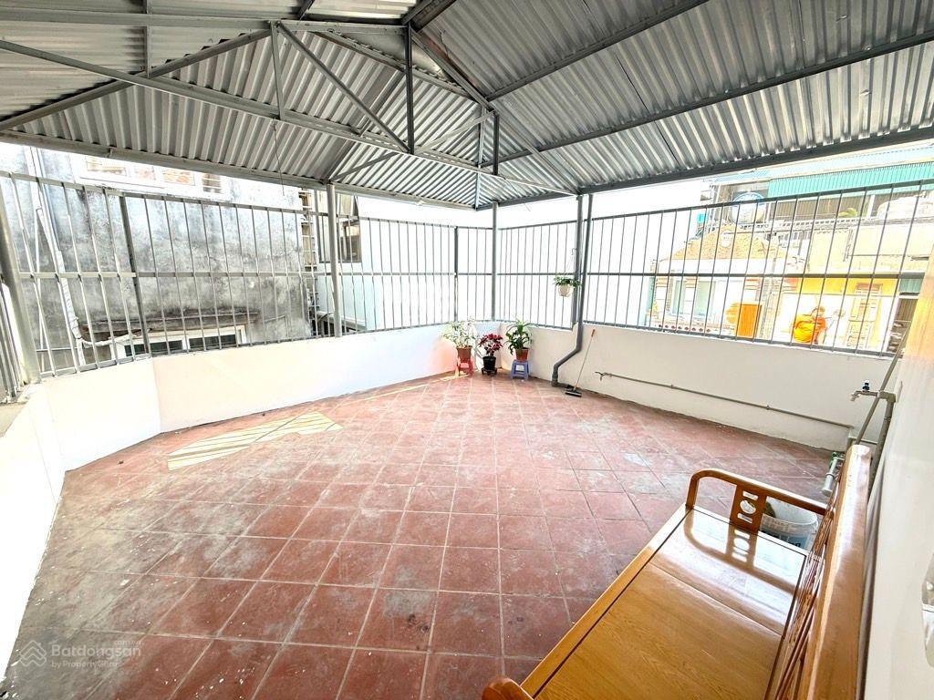 Bán nhà lô góc phố vip kim mã ô tô tránh kinh doanh . vị trí lô góc hiếm, diện tích 35m