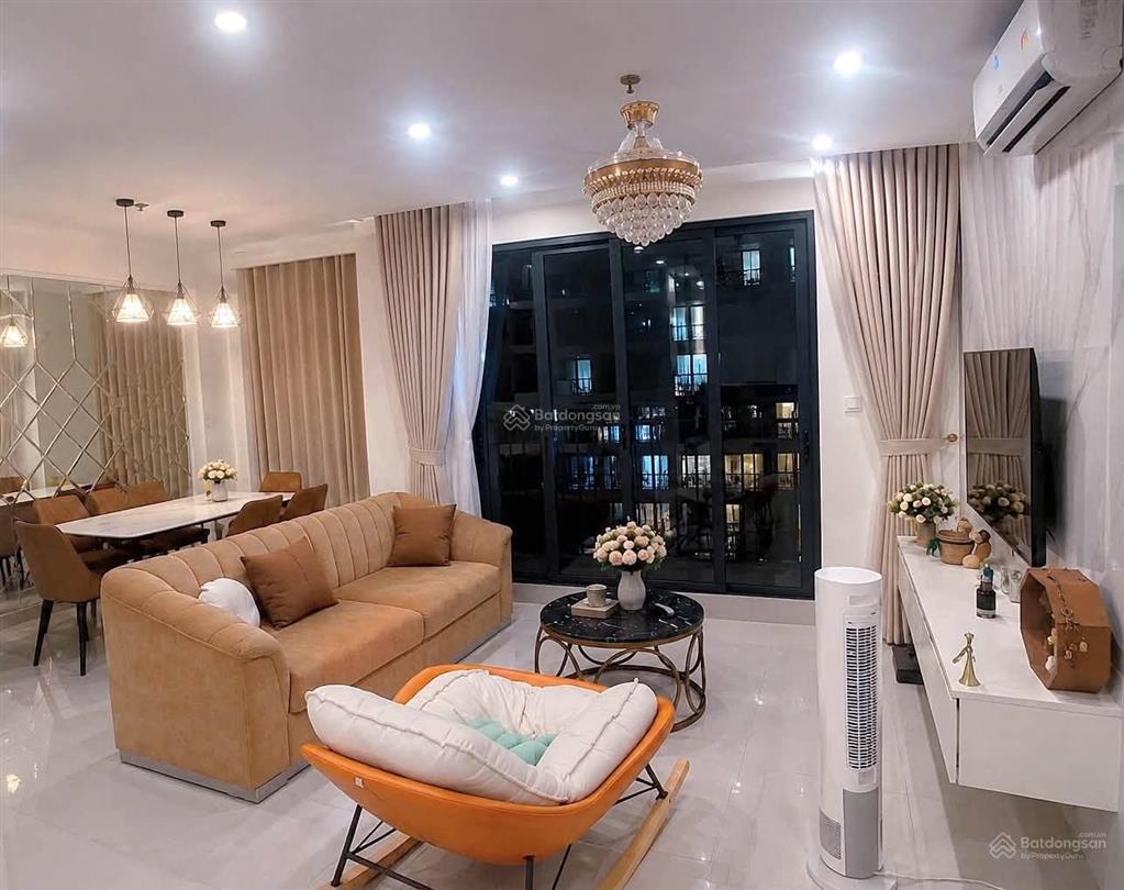 Full nội thất cao cấp  2pn+1 vinhomes smart city 65m2  sổ đỏ  giá 5.2 tỷ