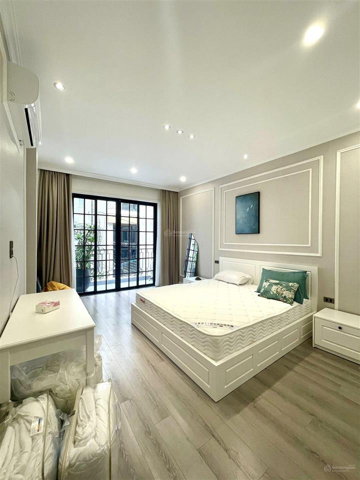 Bán nhà liền kề văn quán, phân lô ôtô, vỉa hè, 2 mặt tiền, view vườn hoa, 80m2, giá hơn 19 tỷ
