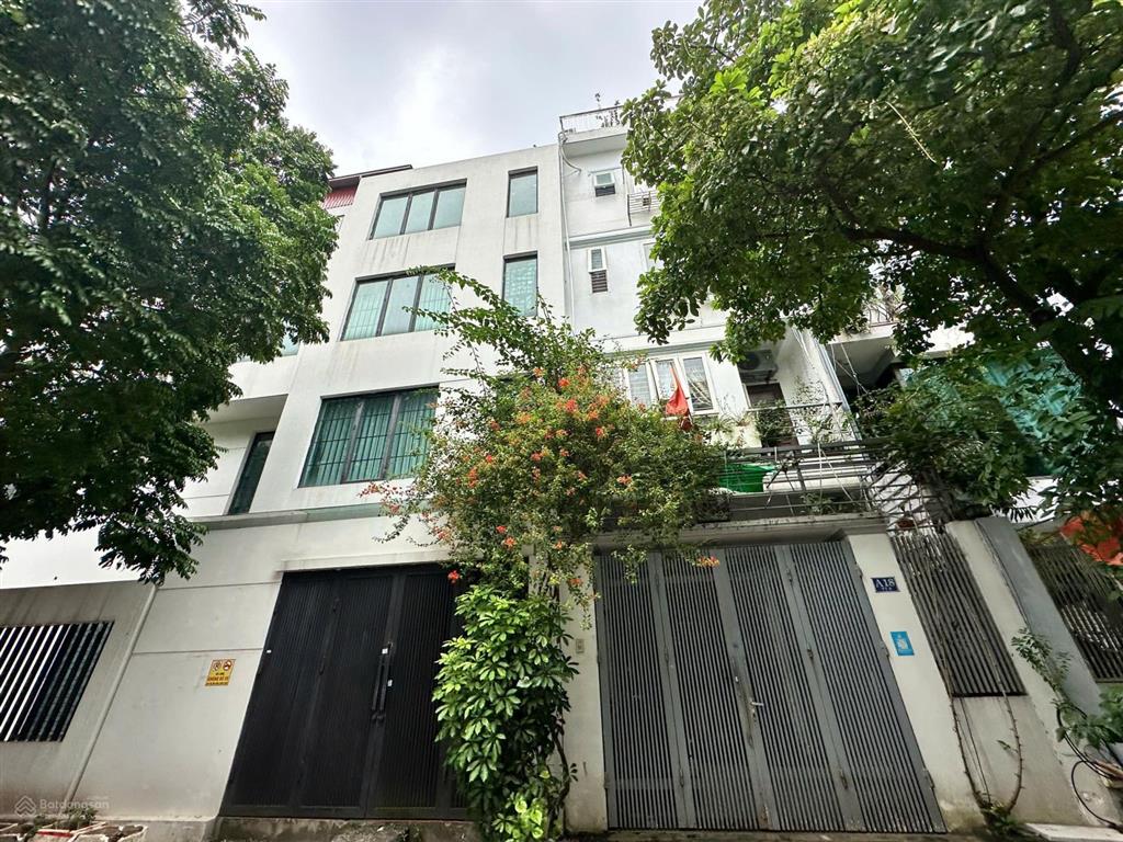 Bán nhà liền kề văn quán, phân lô ôtô, vỉa hè, 2 mặt tiền, view vườn hoa, 80m2, giá hơn 19 tỷ
