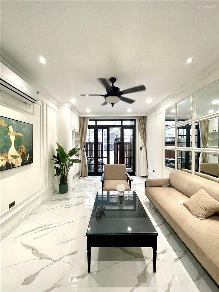 Bán nhà liền kề văn quán, phân lô ôtô, vỉa hè, 2 mặt tiền, view vườn hoa, 80m2, giá hơn 19 tỷ