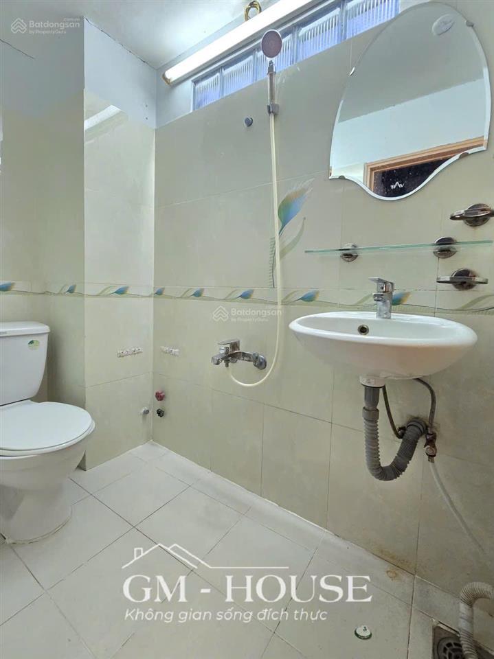 Cho thuê phòng rộng 35m², ban công, máy giặt riêng ngay tt bình thạnh gần chợ bà chiểu, cầu bông