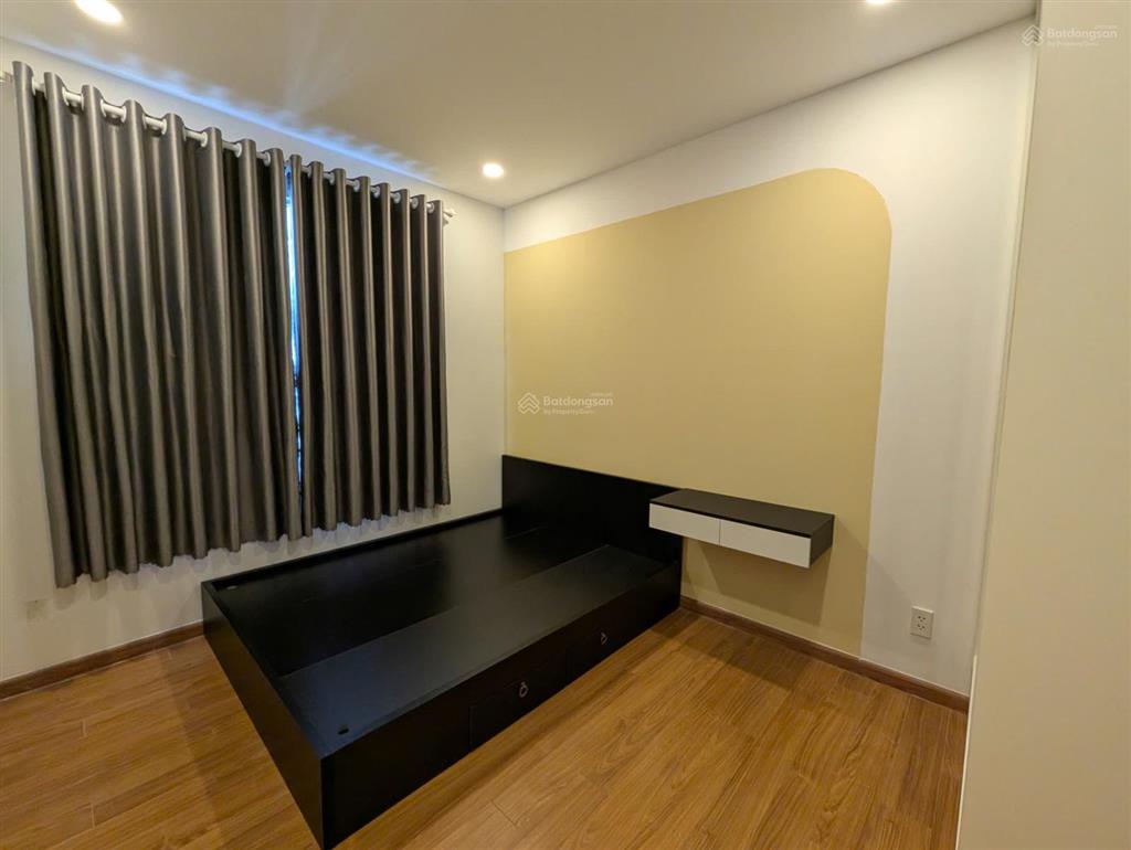 Cho thuê căn 3pn 2wc trống bancon phòng khách 8tr có rèm