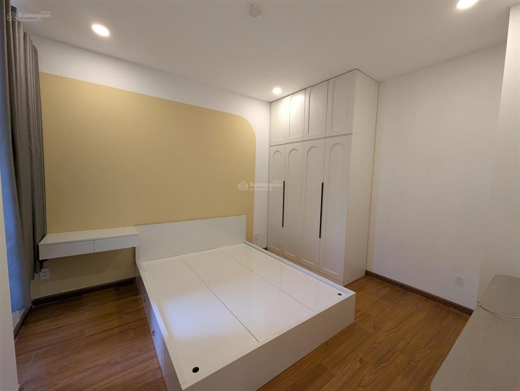 Cho thuê căn 3pn 2wc trống bancon phòng khách 8tr có rèm