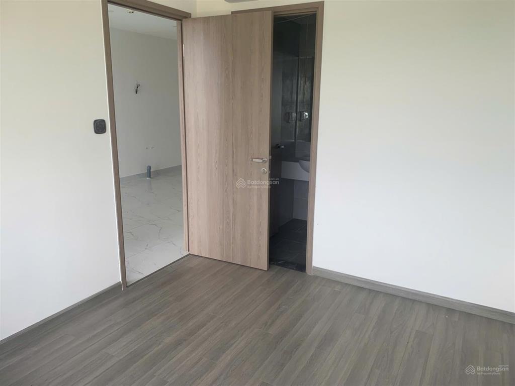 Cắt lỗ 400tr bán nhanh căn 2pn2wc 59m2 tại phân khu beverly solari  0704 967 ***