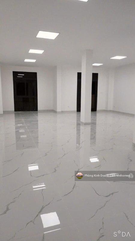 Cho thuê nhanh nhà phố 176m2 kết cấu 05 tầng hoàn thiện có thang máy, bếp, ngăn phòng, máy lạnh