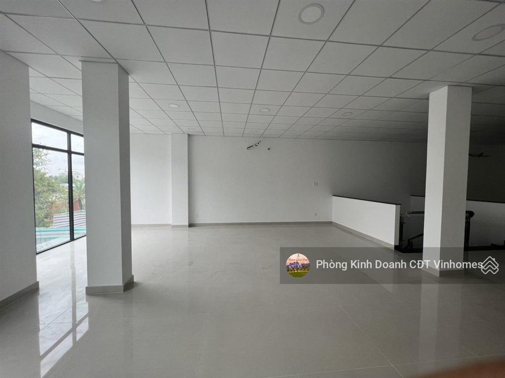 Cho thuê nhà phố 5 tầng có thang máy đối diện trường học vinschool vị trí vàng kinh doanh