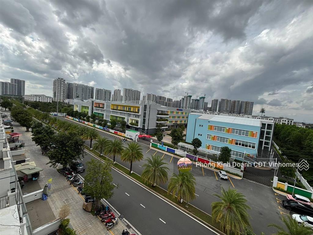 Cho thuê nhà phố 5 tầng có thang máy đối diện trường học vinschool vị trí vàng kinh doanh