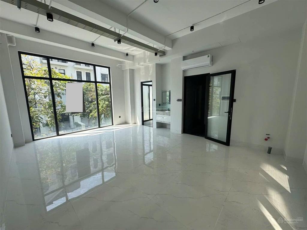 Cho thuê nhà phố 84m2  5 tầng  thang máy  máy lạnh  ngăn phòng sẵn | vinhomes grand park