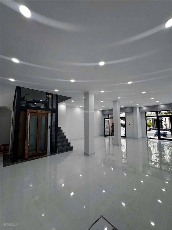 Cho thuê nhà phố 5 tầng có thang máy phù hợp mở trường mầm non, trung tâm tiếng anh, lớp học
