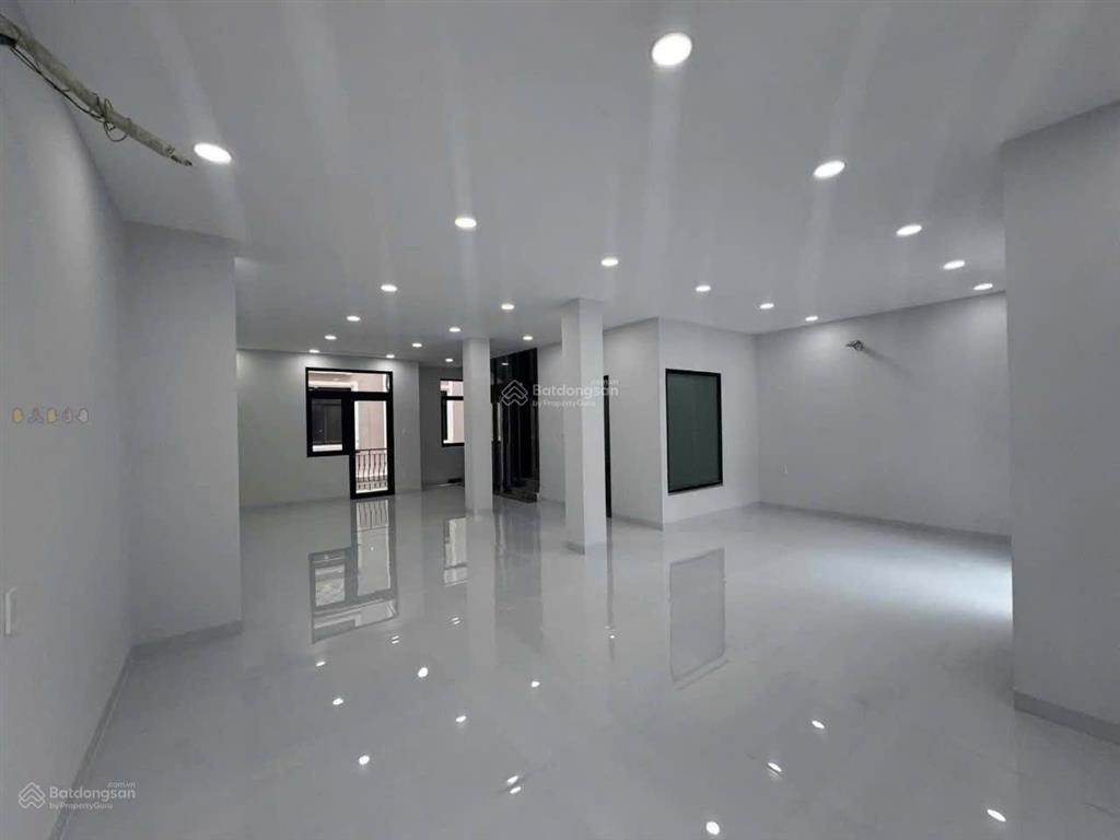 Cho thuê nhà phố 5 tầng có thang máy phù hợp mở trường mầm non, trung tâm tiếng anh, lớp học
