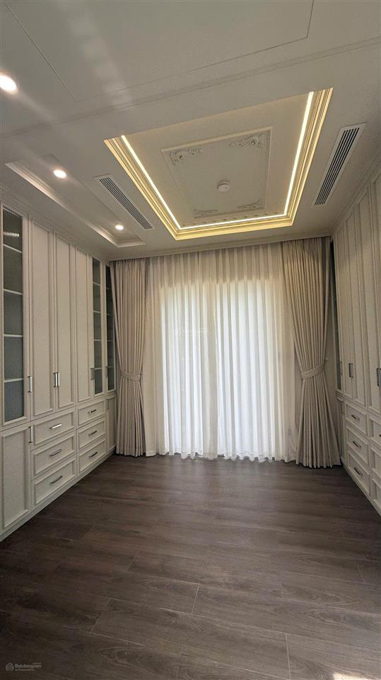 Biệt thự luxury đẹp vinhomes grand park 3 tầng, 3 phòng ngủ, full nội thất cao cấp