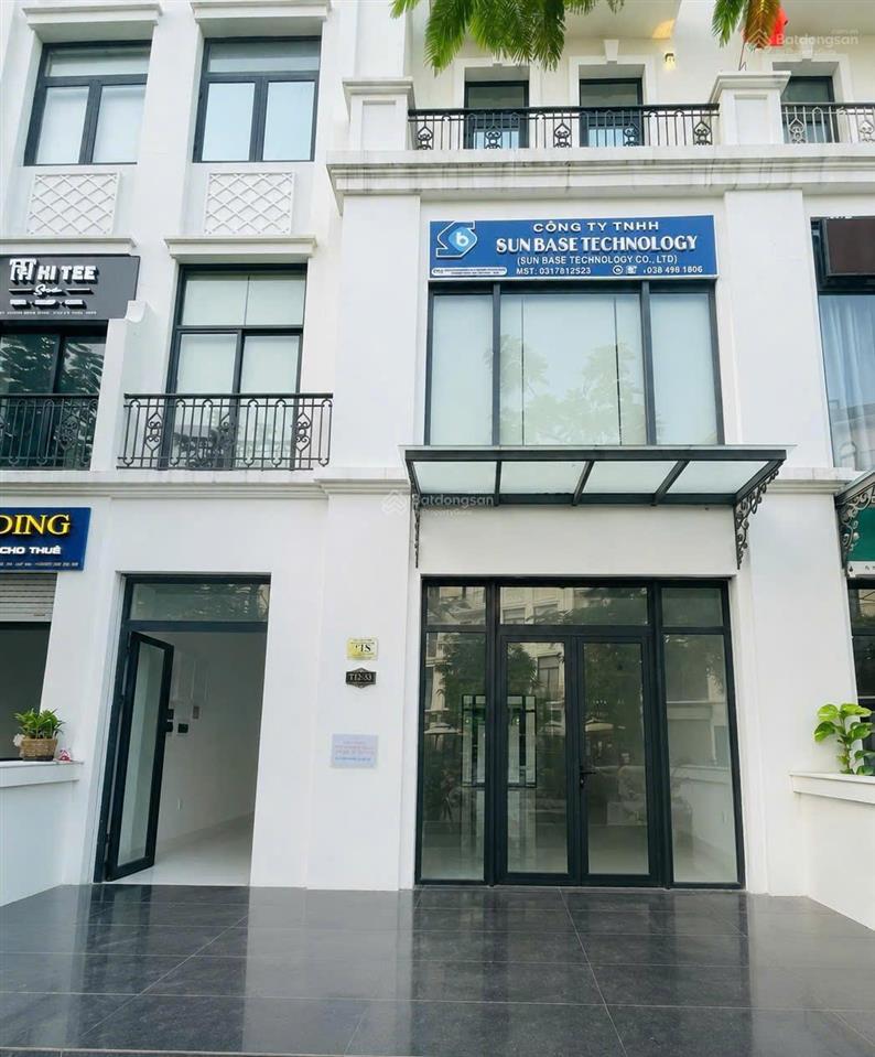 Cho thuê tầng trệt + tầng 1 nhà phố vinhomes grand park gần công viên lớn đông đúc