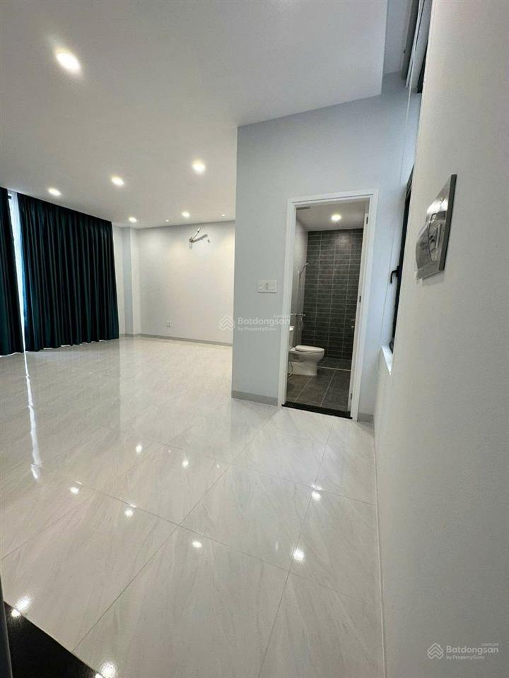 Cho thuê nhà phố nguyên căn 5 tầng vinhomes grand park  96m²  thang máy  phù hợp mở văn phòng