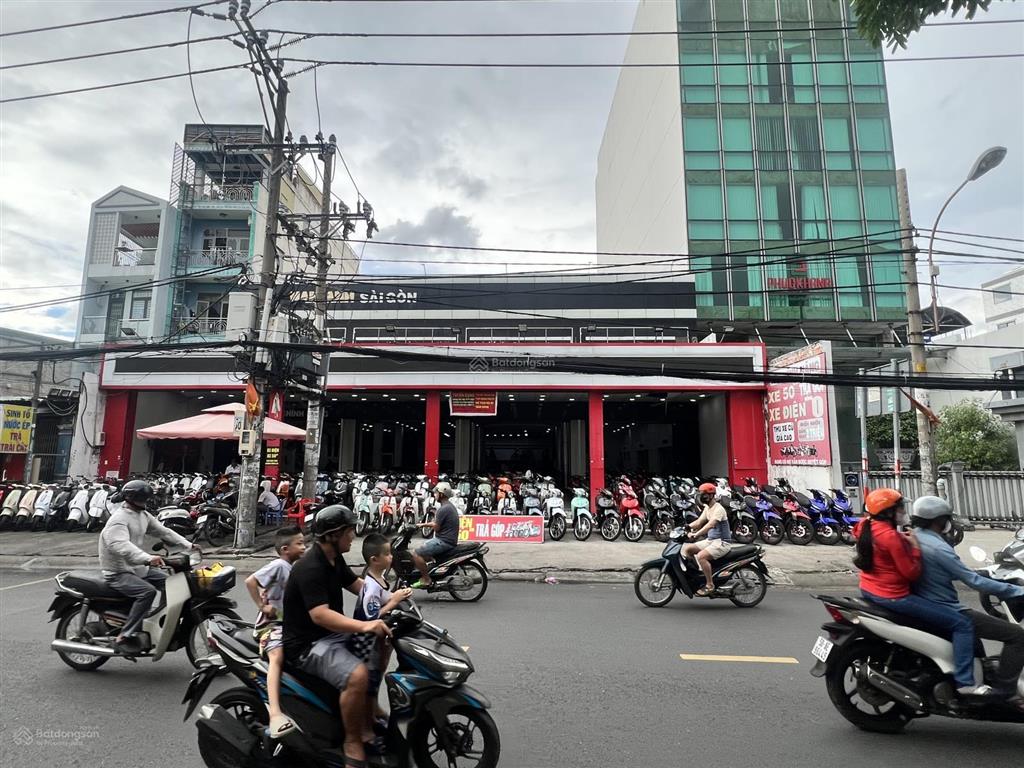 Nhà mtkd 506 tỉnh lộ 10, 22x30m, trệt trống suốt giá 120 triệu