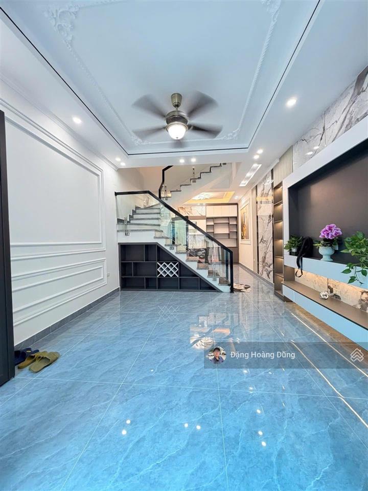 Bán nhà miếu hai xã, dt 53m2 x 3t, mt 4.5m, đẹp long lanh, khu dân trí cao, 20m ra oto, giá 3 tỷ 65