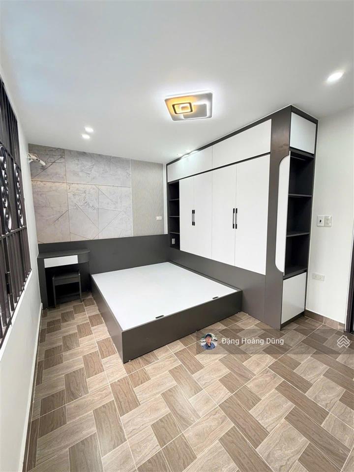 Bán nhà miếu hai xã, dt 53m2 x 3t, mt 4.5m, đẹp long lanh, khu dân trí cao, 20m ra oto, giá 3 tỷ 65
