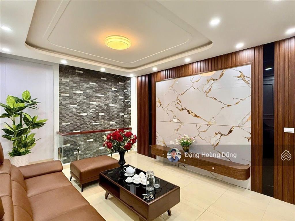 Bán nhà nguyễn văn linh, đẹp long lanh, dt 50m2 x 4t, mt 4m, gara oto, tặng nội thất, giá 4 tỷ 5