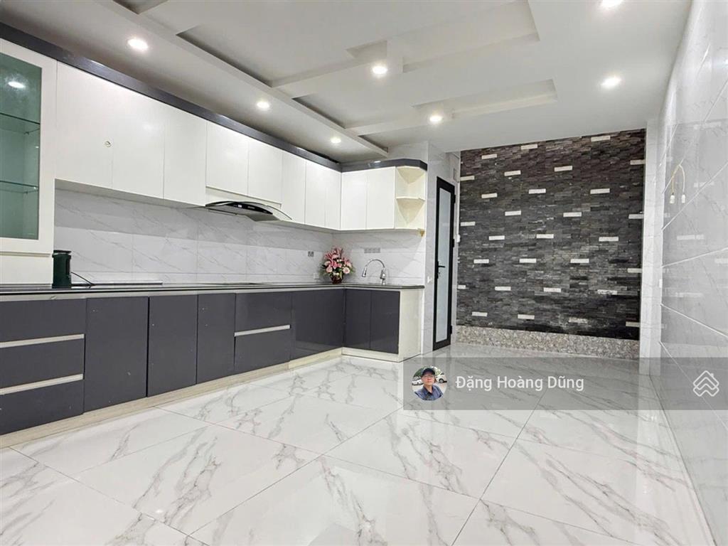 Bán nhà nguyễn văn linh, đẹp long lanh, dt 50m2 x 4t, mt 4m, gara oto, tặng nội thất, giá 4 tỷ 5