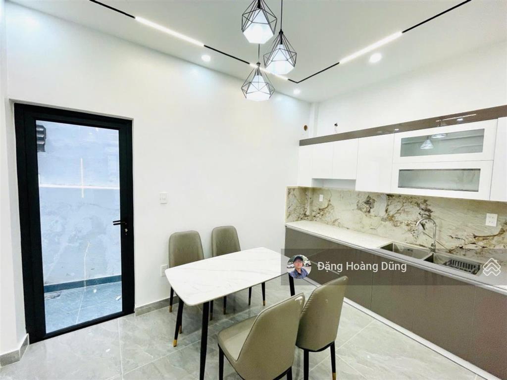 Chính chủ uỷ thác bán nhà tôn đức thắng, dt 41m2 x 3t. mt 4.2m. nhà đẹp đủ nội thất, giá 3 tỷ 25