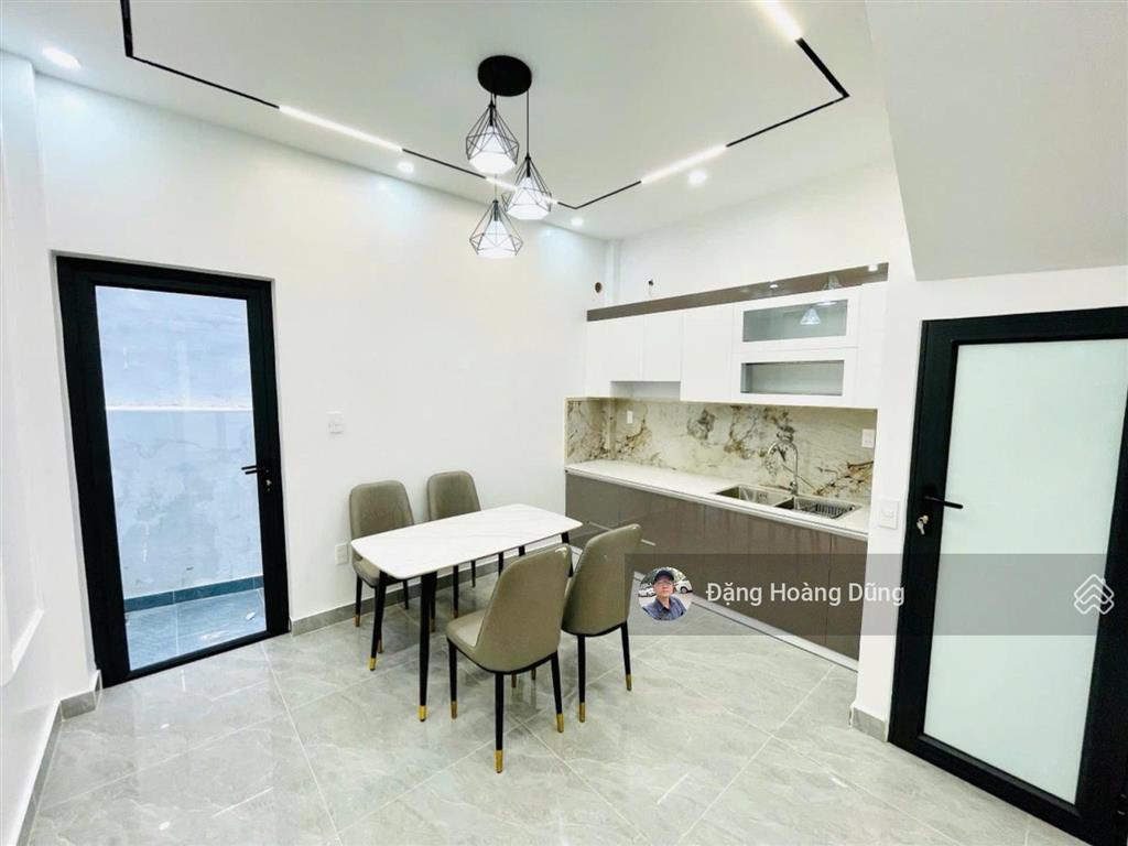 Chính chủ uỷ thác bán nhà tôn đức thắng, dt 41m2 x 3t. mt 4.2m. nhà đẹp đủ nội thất, giá 3 tỷ 25