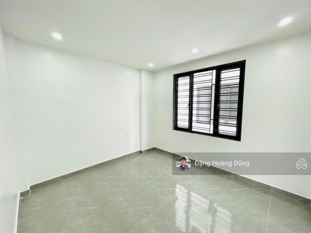 Chính chủ uỷ thác bán nhà tôn đức thắng, dt 41m2 x 3t. mt 4.2m. nhà đẹp đủ nội thất, giá 3 tỷ 25