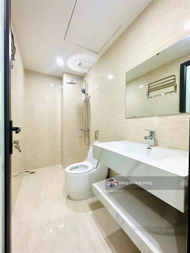 Bán nhà trần nguyên hãn, dt 44m2 x 4 tầng, mt 4m, nhà đẹp ở ngay, vị trí trung tâm, giá 4 tỷ 3