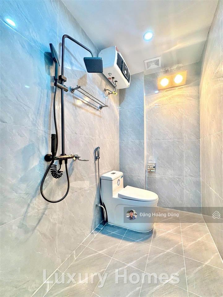 Bán nhà trần nguyên hãn, vị trí đắc địa, oto tránh, dt 45m2 x 4t, mt 5.5m, nhà đẹp ở ngay, 3 tỷ 65