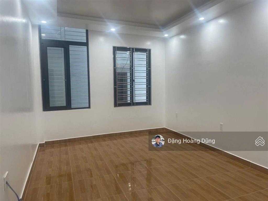 Bán nhà trần nguyên hãn, dt 43m2 x 3t, nhà khung cột bê tông chắc chắn, dân trí cao, giá 3.56 tỷ