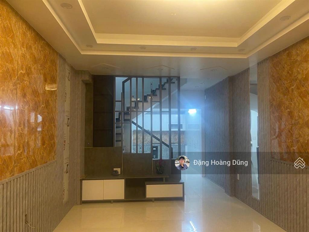 Bán nhà trần nguyên hãn, dt 43m2 x 3t, nhà khung cột bê tông chắc chắn, dân trí cao, giá 3.56 tỷ