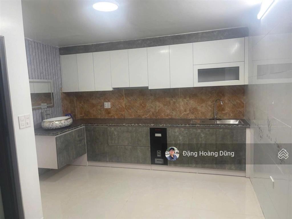 Bán nhà trần nguyên hãn, dt 43m2 x 3t, nhà khung cột bê tông chắc chắn, dân trí cao, giá 3.56 tỷ