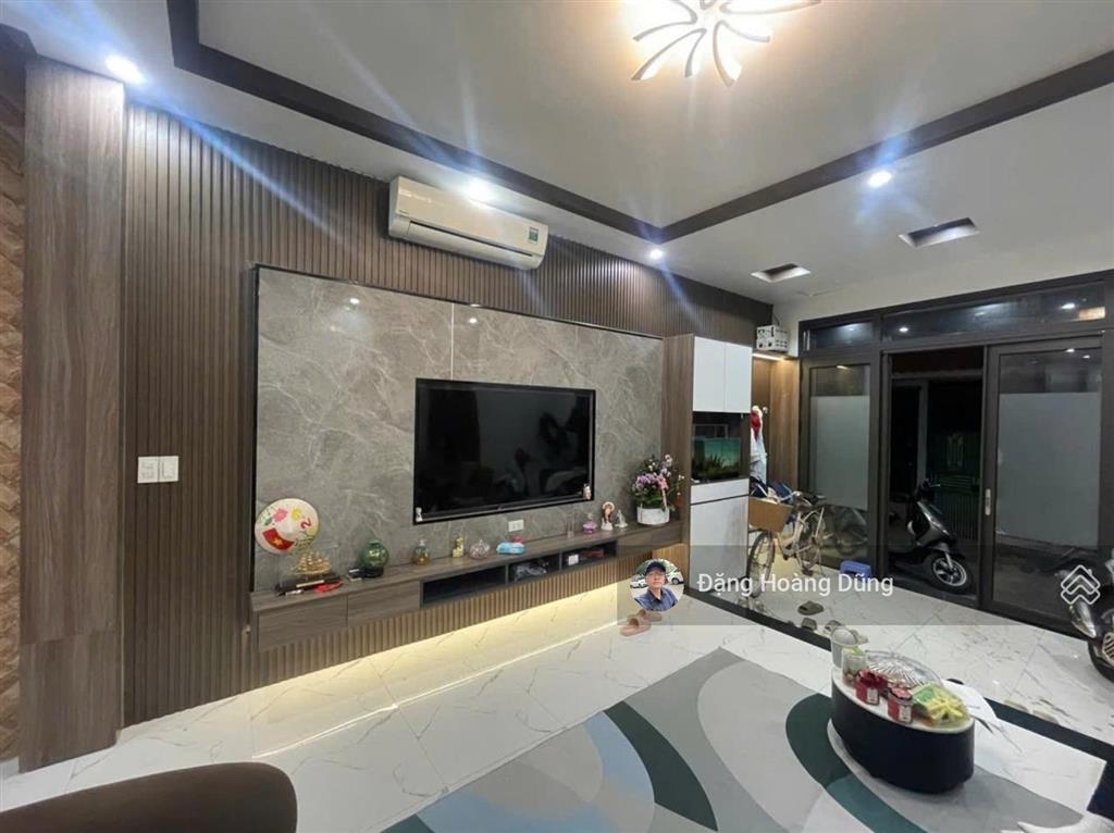 Bán nhà thiên lôi, dt 50m2 x 4 tầng, nhà đẹp ở ngay, vị trí đẹp, ngõ thông oto, giá chỉ 4 tỷ 4