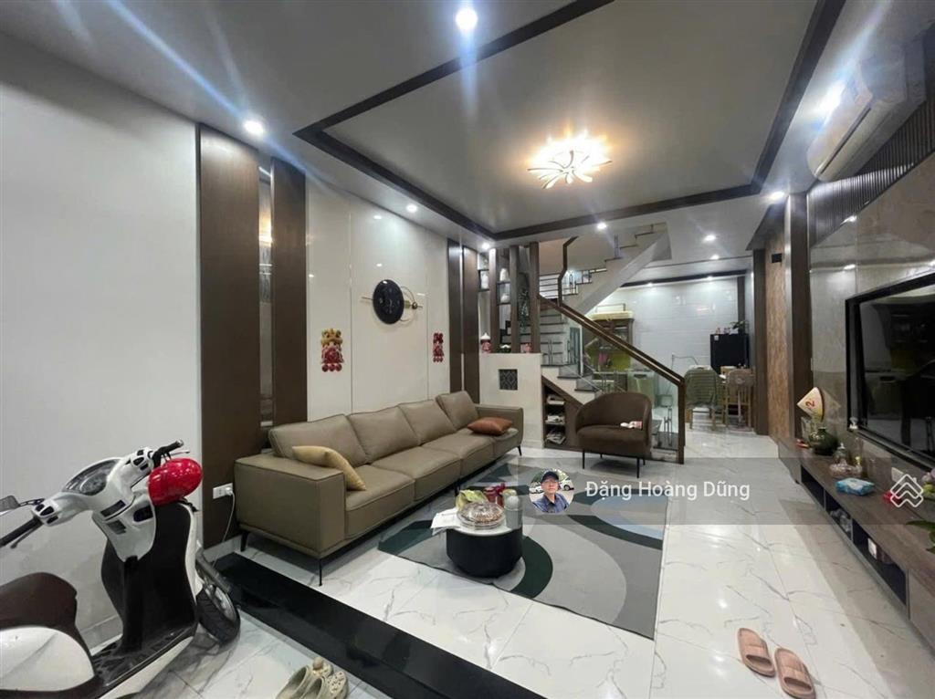 Bán nhà thiên lôi, dt 50m2 x 4 tầng, nhà đẹp ở ngay, vị trí đẹp, ngõ thông oto, giá chỉ 4 tỷ 4